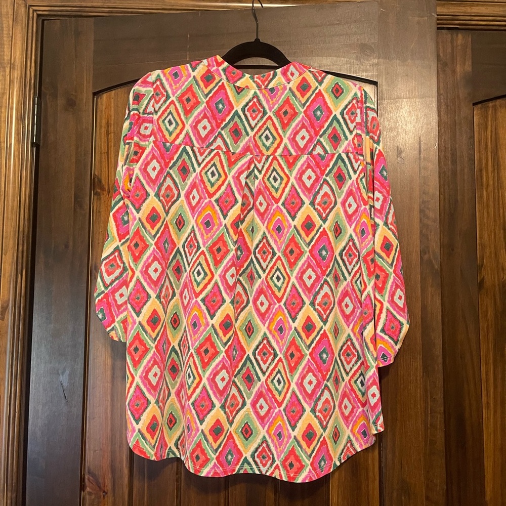 Vibrant Pink Geometric Roll-Tab Blouse - Picture 2 of 2